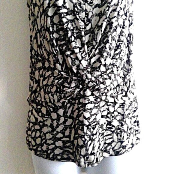 Simply Vera / Vera Wang Top 100% Rayon Front Wrap Knot Detail Stretch EUC! Sz XS - Picture 2 of 6